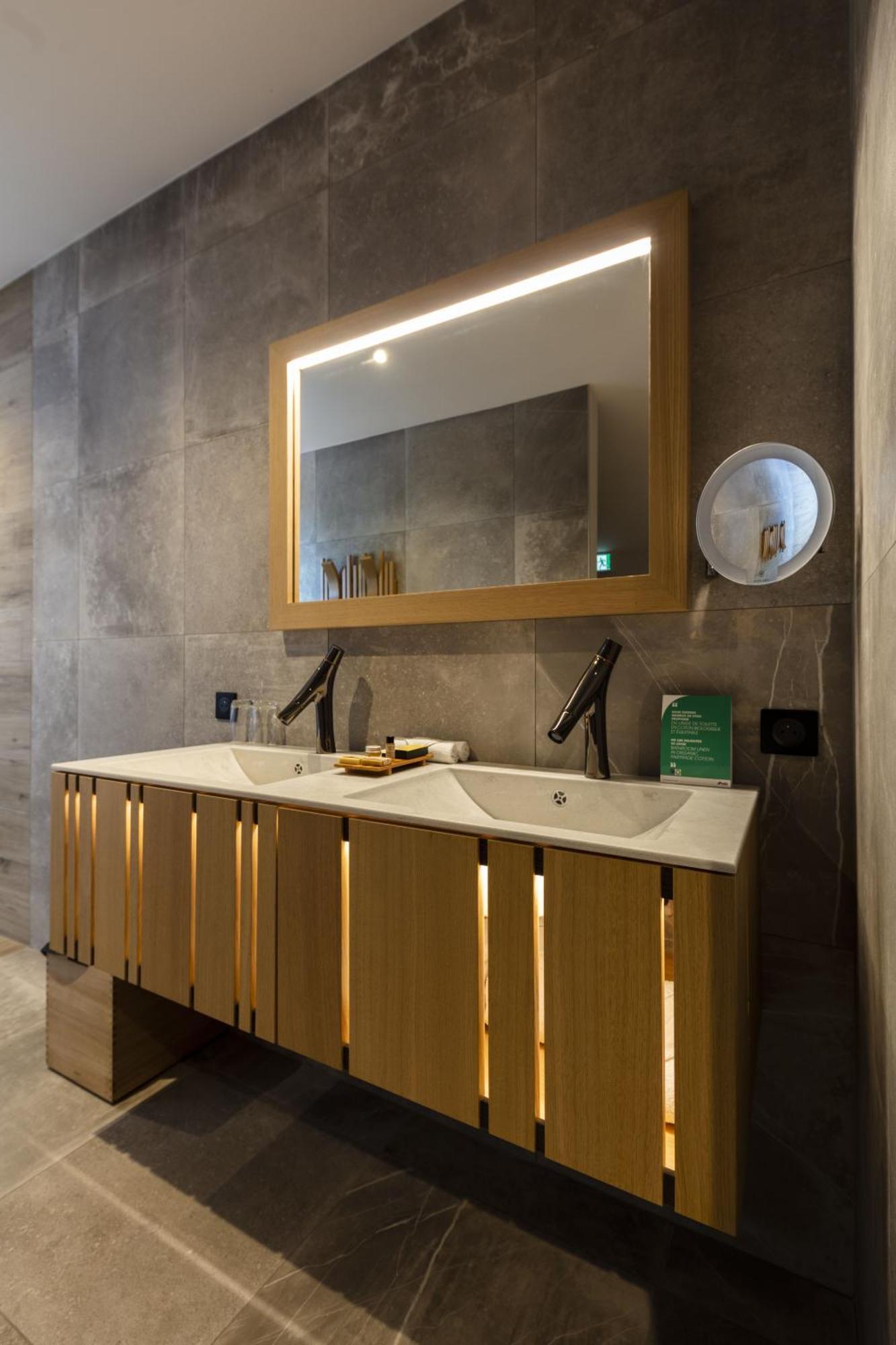 Hotel & Restaurant Origines Par Adrien Descouls - Teritoria Le Broc  Exterior photo