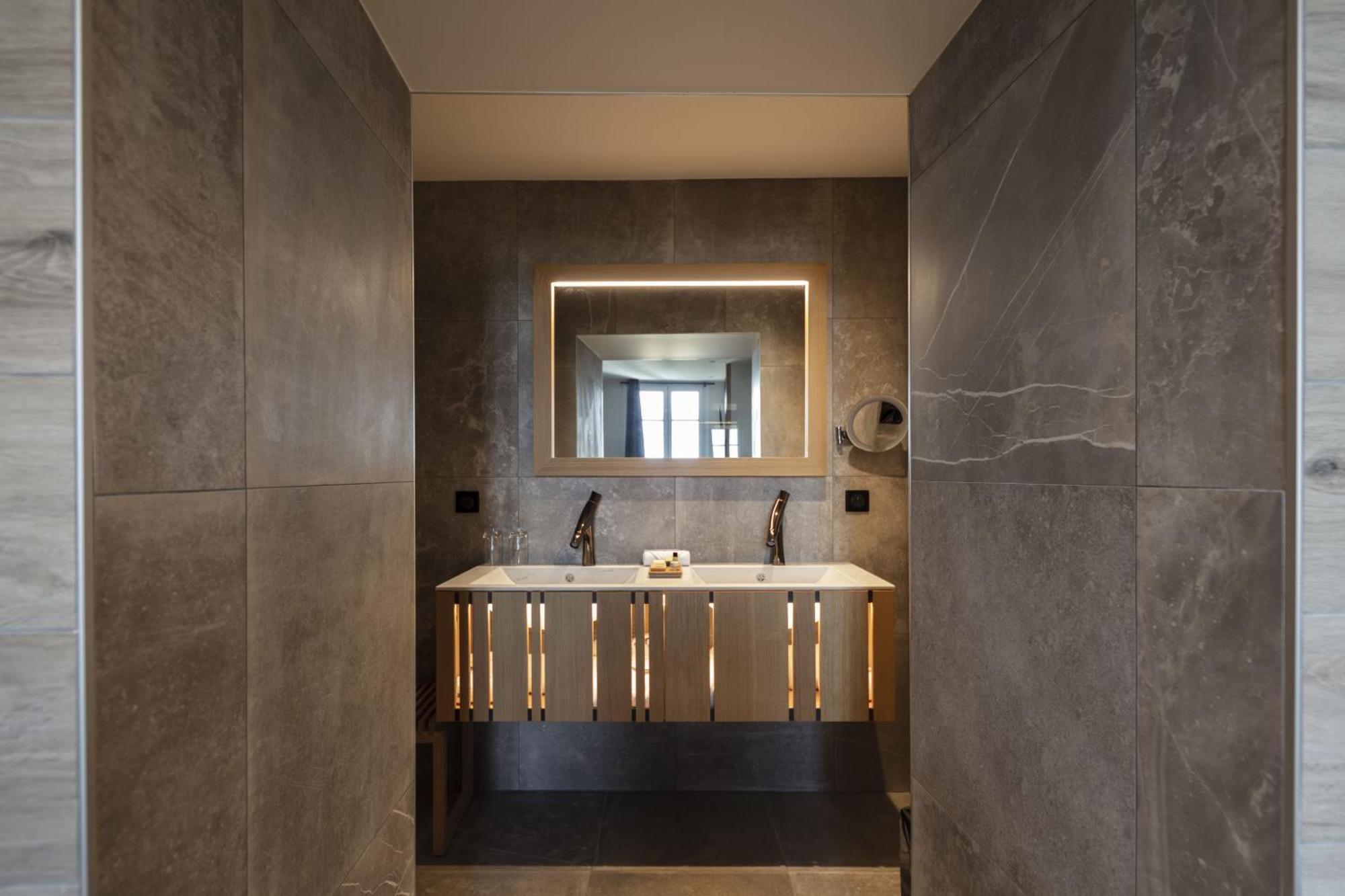 Hotel & Restaurant Origines Par Adrien Descouls - Teritoria Le Broc  Exterior photo