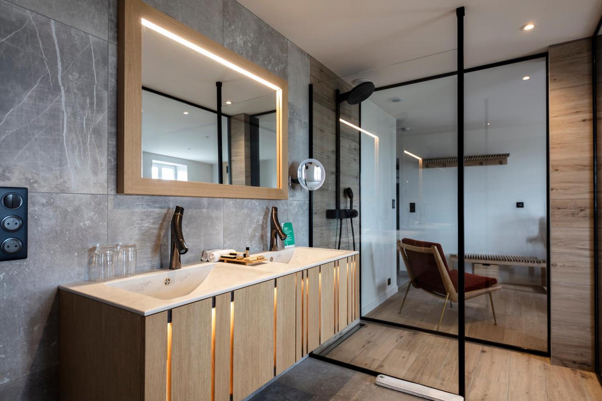 Hotel & Restaurant Origines Par Adrien Descouls - Teritoria Le Broc  Room photo