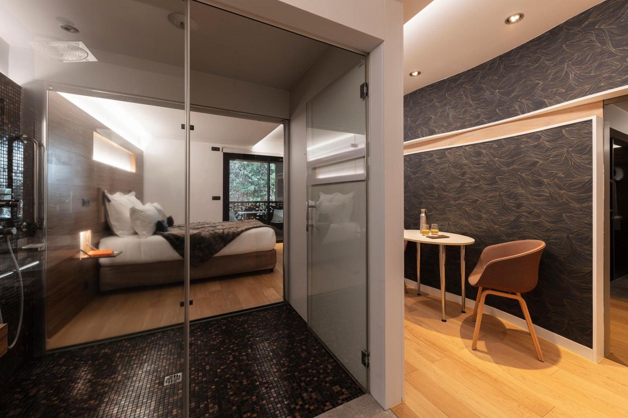 Hotel & Restaurant Origines Par Adrien Descouls - Teritoria Le Broc  Room photo