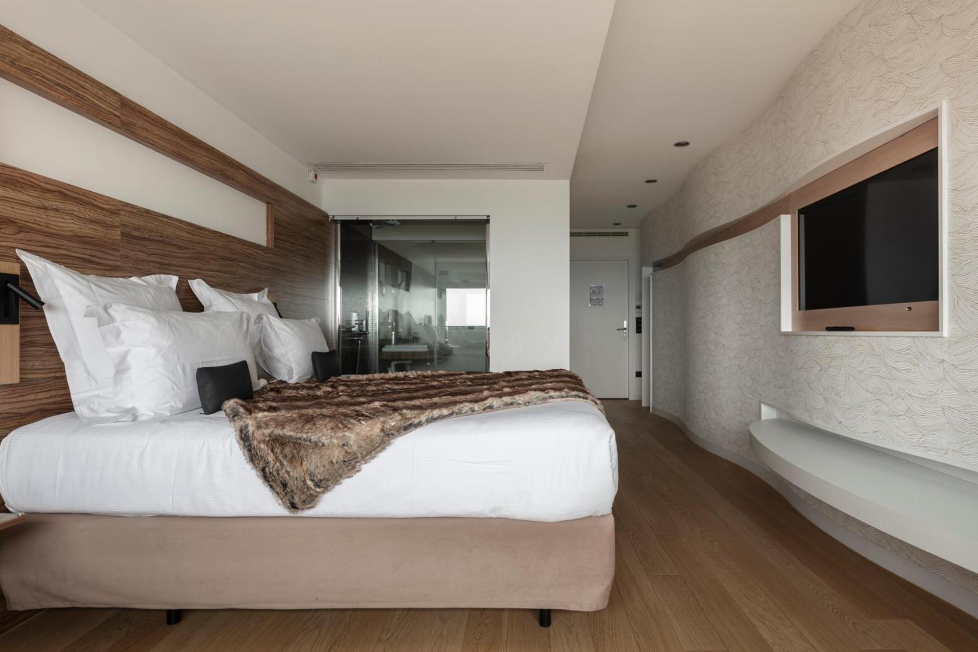 Hotel & Restaurant Origines Par Adrien Descouls - Teritoria Le Broc  Room photo